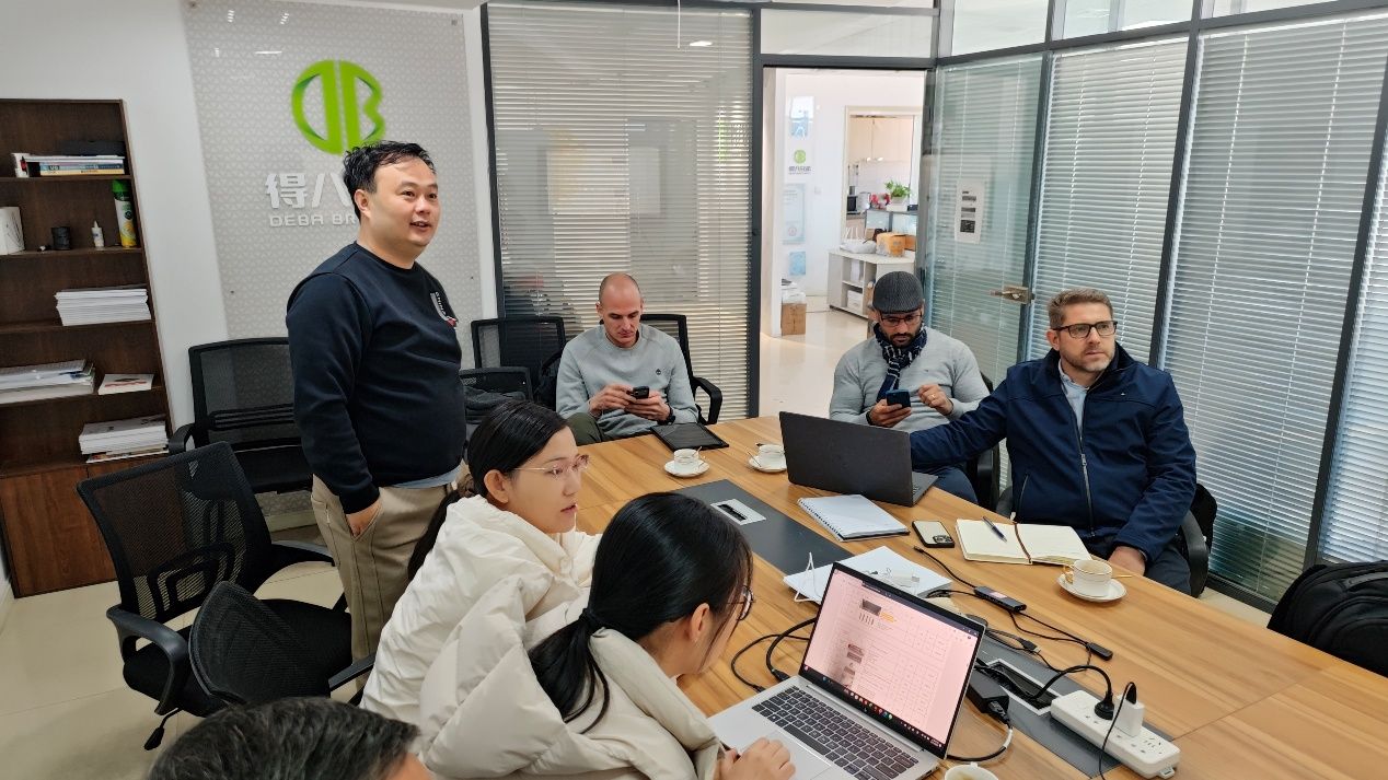 Paraguay kliendid külastavad Deba Brothersi, kiidavad väga heaks 12 000 emise seafarmi plaani ja toote tugevuse